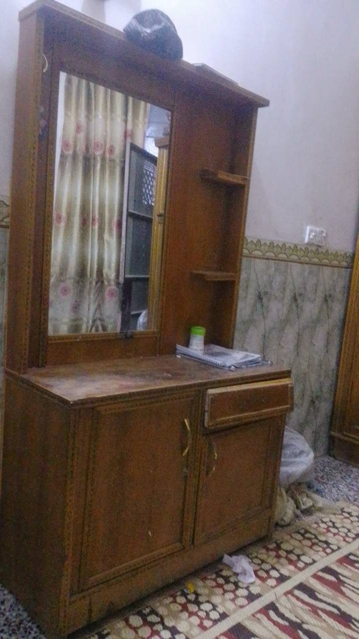 ميز مراية • للبيع