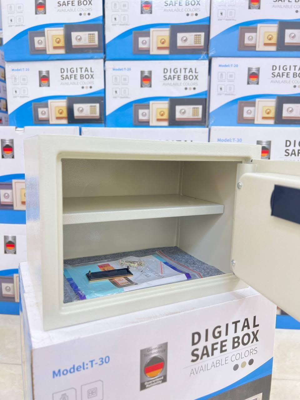 كبيرة
عرض 35 ارتفاع 25 عمق 25 وزن 6 ونص 
سعر تنافسي 55 توصيل مجاني جميع محافظات العراق للحجز والاستفسار مراسلة واتساب *********** بعقوبة, ديالى
