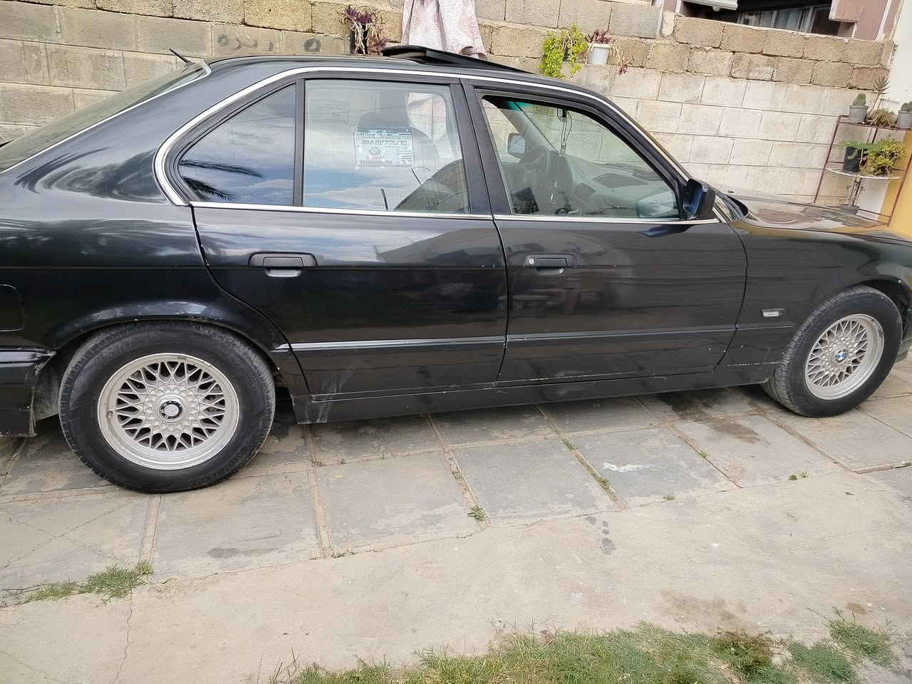 السلام عليكم و رحمة الله وبركاتة
BMW 525i,,1992
 مصبوغه عام بدون ضرر بدون خياس بأسمي مداور ثاني يوم  
مواصفات السيارة 
فتحه شغاله 
اربع جام كهرباء 
سنترلك ريمونت 
كشنات جلد 
تبريد تدفئة شغال
محرك كير صدر تايرات كاردن كهربائيات  كلة كفاله السيارة بدون نقص شرط تشغل وتطلع وين ميعجبك 
السعر$$$$ 55 $$$$ وبيه مجال قليل 
للاتصال ***********. بي واتساب 
    ***********.  مكاني الانبار.    القائم @

