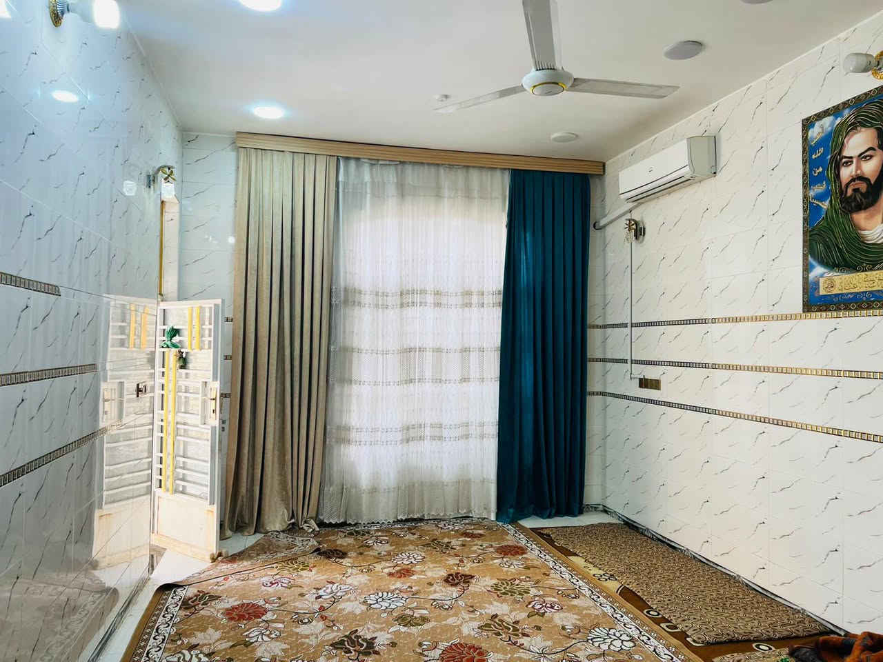 📢 السلام عليكم ورحمة الله وبركاته

🏡 دار للبيع – فرصة مميزة بموقع ممتاز 🏡

📍 العنوان:
بابل – المدحتية – شارع أستاذ خالد الشارع الصب
📐 المساحة: ٢٧٠متر
✅ نوع الملكية: طابو زراعي سند ٢٥
✅ السند باسم المالك، والتحويل مباشر باسم المشتري.
✅ ملاحظة البيت بناء حديث 
    شارع تبليط 
🏠 مواصفات الدار: طابق واحد
- غرفة نوم عدد 2
- استقبال.
- صالة.
- مطبخ.حار وبارد
- صحيات داخلية وخارجية.صحيات 
- طارمه 
🏗 مواصفات البناء:
- طابوق، سقف صب كونكريت.
- بناء حديث. اشراف مهندس مواد البناء من ارقى المناشأ 
سنة البناء //٢٠٢٤
السعر // ١٤٥ وبي مجال
📞 للاستفسار والمعاينة:
مكتب دلالية وائل الهندي (مجاز رسمياً)
📍 المدحتية – شارع 60، قرب سلوان أبو الكاشي، مقابل أسوا ق أبو العبد، السايد الخدمي.

📱 وائل الهندي: ***********
📱 أبو علي: ***********
