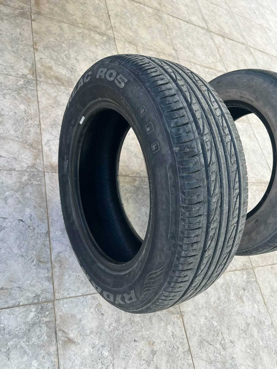 تايرات عدد ٢ نص عمر. للبيع نضيفات ما مضروبات ابد قيم واخذ
للاستفسار 
***********
