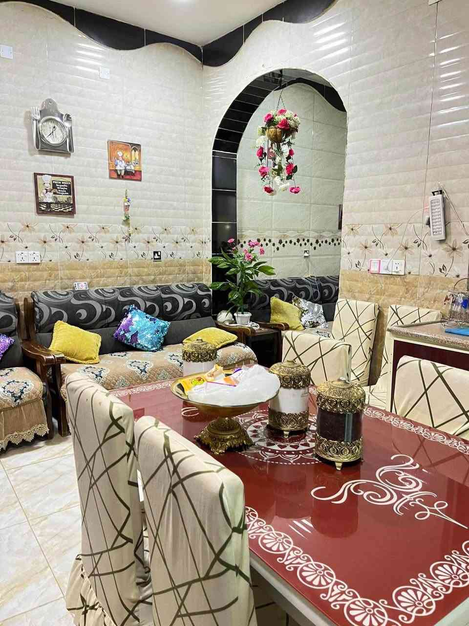 بيت للبيع 
نزال سليم
مساحة 75
متكون طابقين وطابق ثالث غرفة سندويج
الطابق الاول هول وحولي وحمام ومطبخ
الطابق الثاني غرفه كبيرة حمام وحولي وغرفة صغيرة
السعر 140 مليون 

***********
