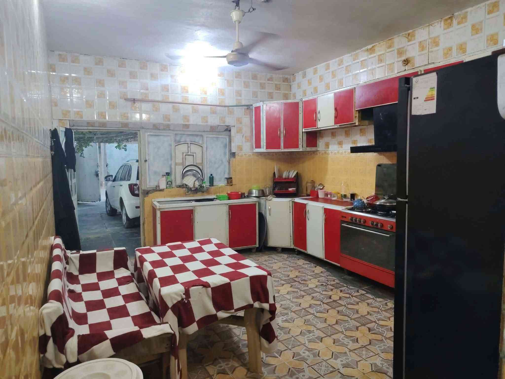 مساحة المنزل/250متر
العنوان حي الامين الثانية عامود 621
الرقم/ ***********
