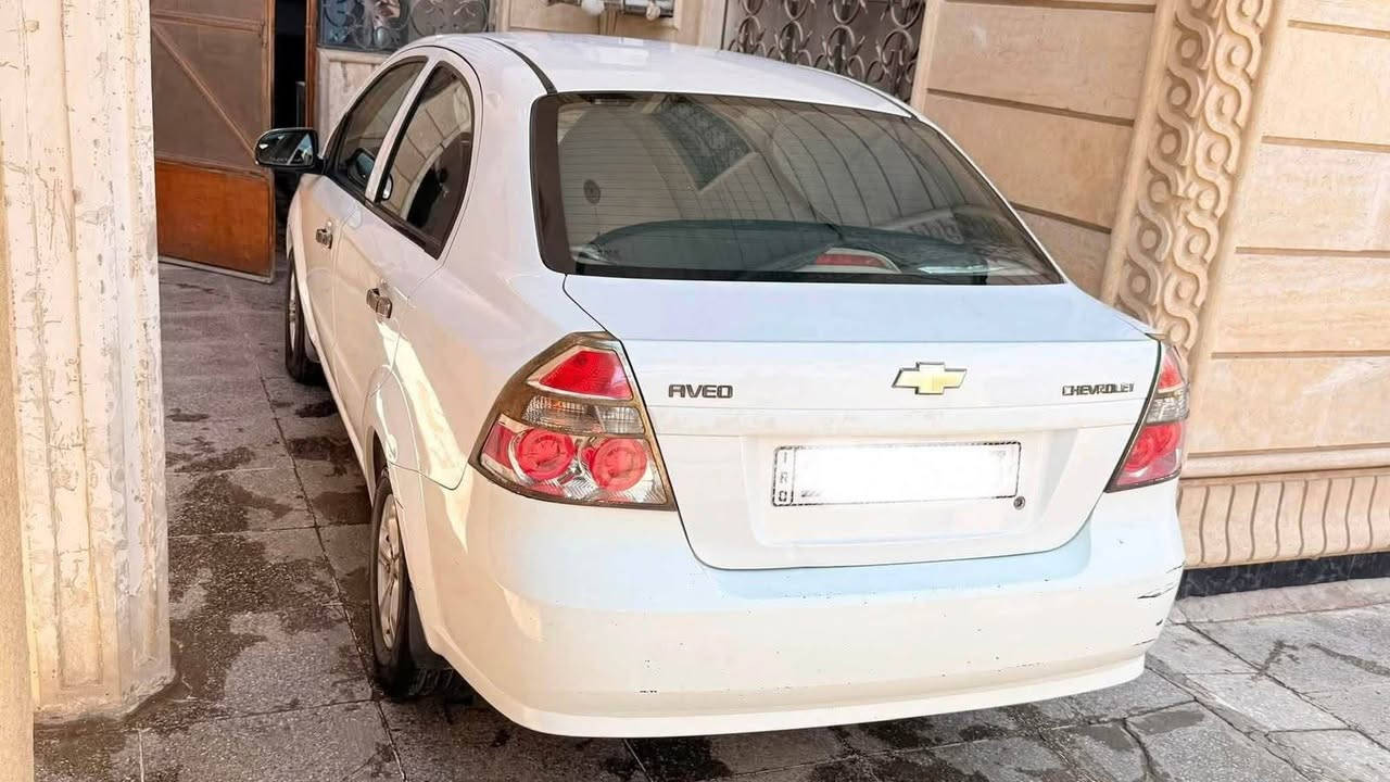 السلام عليكم 
افيو للبيع ٢٠١١ خليجي الشركة العامة محرك مفتوح كير عادي
كير ومكينه جدد خير من الله ترايك وين ما تريد 
سياره كفاله عامه 
بيه تلحيضات مشر عليه بل صوره 
كهربائيات كلها شغالة
تبريد ثلج 
رقم بصره الجديد 
تحويل ثاني يوم 
مكان السياره البصره 
سعر 62وبيها مجال حگ الجية 
***********
