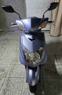 سكنس فحل للبيع مكان الشعب حي البساتين سعر 750 وبيها مجال دراجه جديده ك...