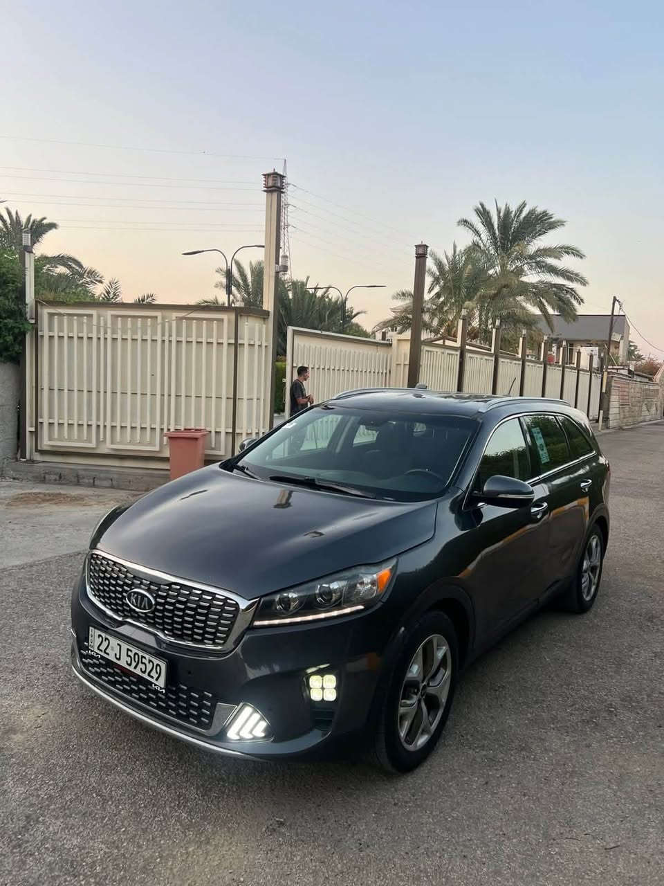السلام عليكم 
سورنتو v6.   3800 وارد امريكي
عداد المسافه 112 الف mi
كشن كهرباء 
شاشه كبيره 
تحكمات جهتين 
7 راكب 
بجم محدث خليجي فول 
بيه صبغ 4 قطع اثر خدوش و حافه القماره
 اي نقص ما بيها كفاله لغد شاصي محرك گير حداديه   السعر   157$   وبيها مجال 
للتواصل ***********
