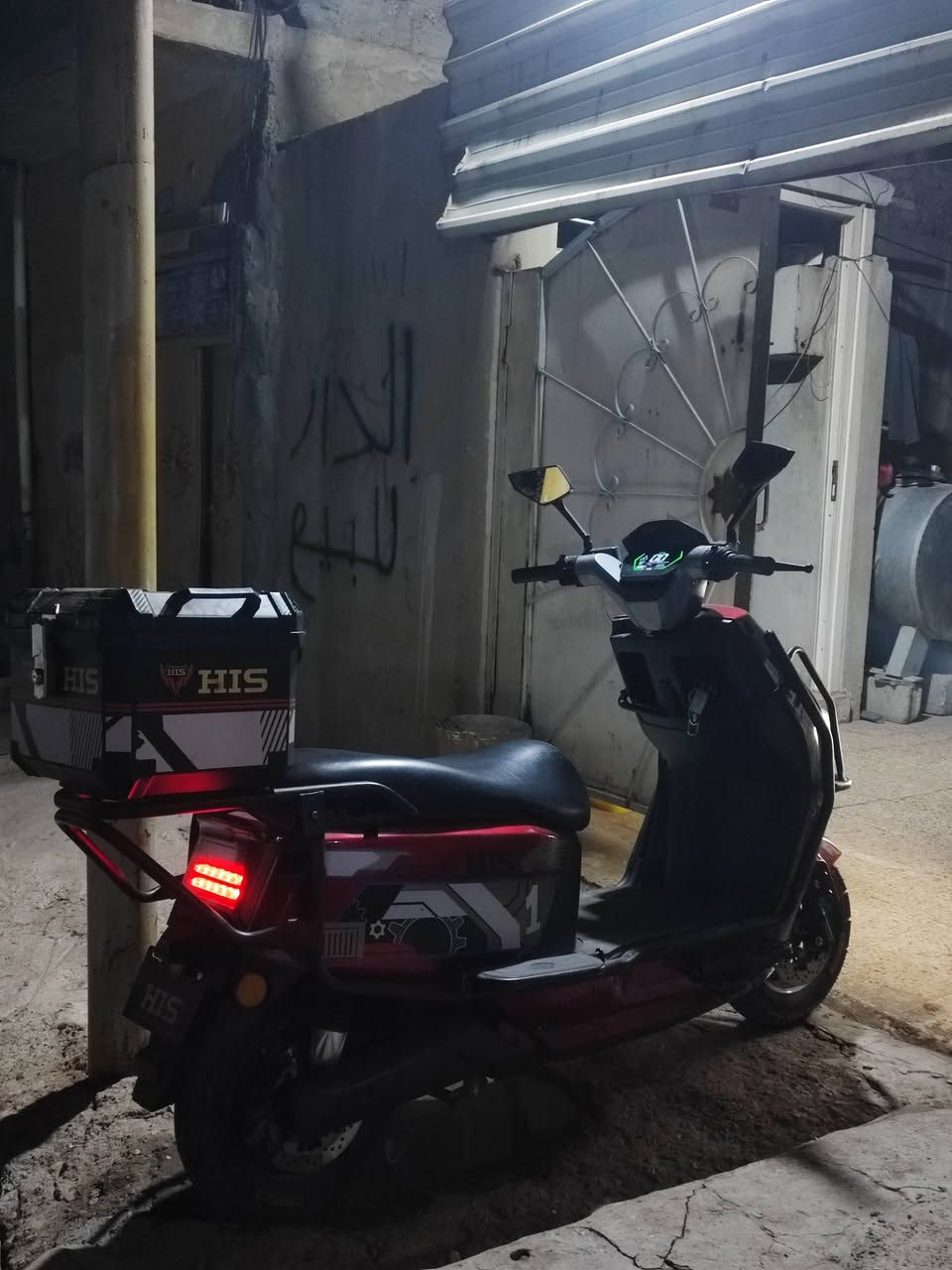 سلام عليكم دراجه دراكون 6 بطاريات دبل HlS للبيع بطاريات شرط عل فحص ملف _2500 سرعه 70 حقيقي
_لايت عالي ناصي
_اشاير 
_مانع سرقه وانذار 
_نضام P 
_نضام R الرجوع للخلف
_4 سرعات 
_وياه شاحنه اصليه مالته 
السعر 750 وبي مجال للشراي 
رقمي للتواصل ***********
