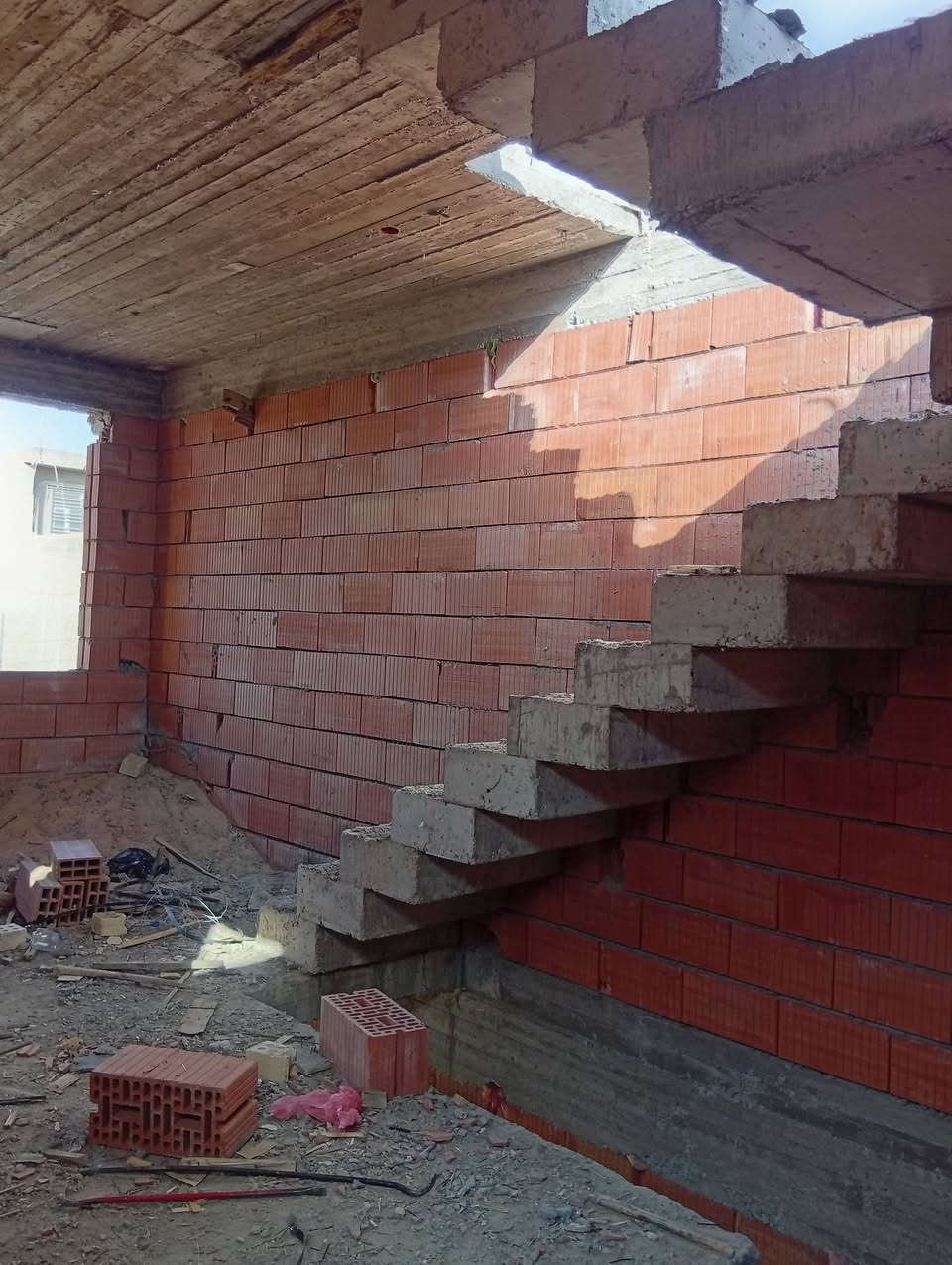 نجاره وتسليح وصب شغل درجة اولى واستلام مهندس ومخافة الله بالعمل ابوعلي النجار هذا رقمي بي واتساب بغداد فقط ***********
