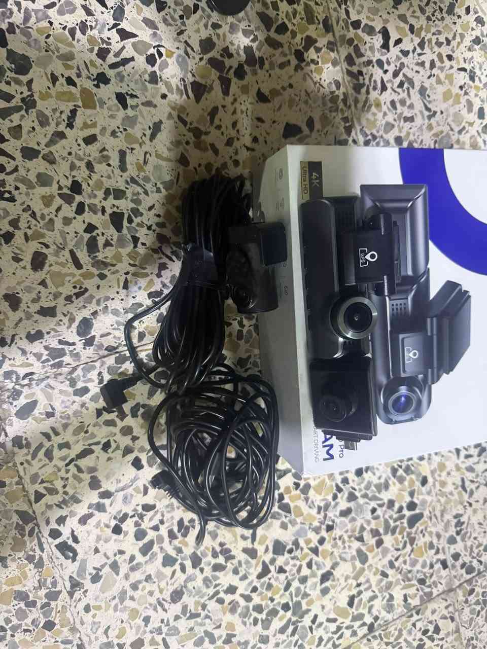 عندي هاي  الكامير الريسى عاطلة والباقي شغالات  ابيعهن ***********
