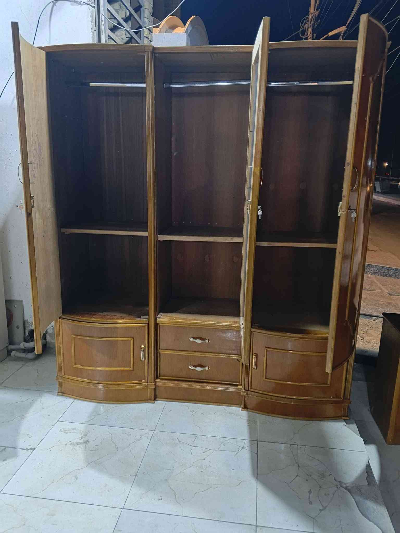 كلمن وسعره

1/كننتور ابو السته طابقين داخل وخارج صاج 

2/كنتور ابو الاربعه 

كنتور ابو تلاثه طابقين تسكام

