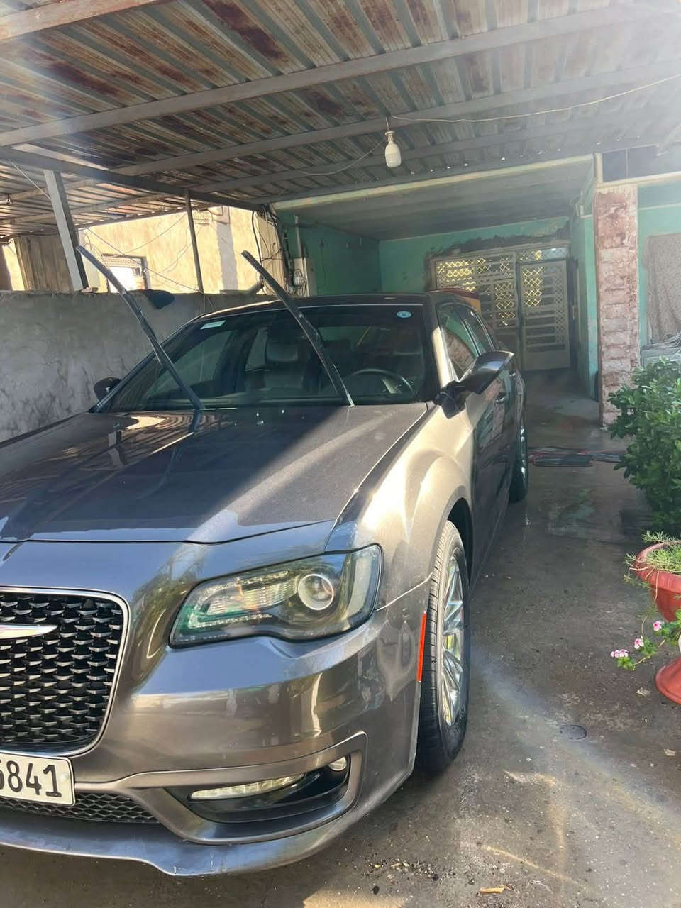 السلام عليكم 
اوباما s300. وارد كندي 🇨🇦 السيارة فول بصمة فتحة معروفة مواصفات الs ويل مكسيكي مامشتغلة علة خط 
السيارة بيهة تكحيل برأس الجاملغ الأمامي جهة السايق اصبعين وبيهة تلحيضات بسيطة جدأ السعر 233وبيها مجال بسيط ***********مو شراي لاتتصل
