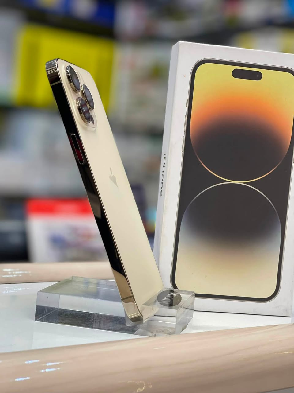 ايفون 14بروماكس 🔥ذاكرة256والبطارية91🔋
الجهاز شخط مابي 💯ولا غلطة الجهاز ممدل بي اي شي 
تفحص وين ميعجبك شامل وصل ضمان من المركز 5 ايام 
ب سعر 875 الف 🔥✅بغداد البياع شارع 20
اسم المحل 🛑سنترالبياع للهواتف 🛑
***********📲
