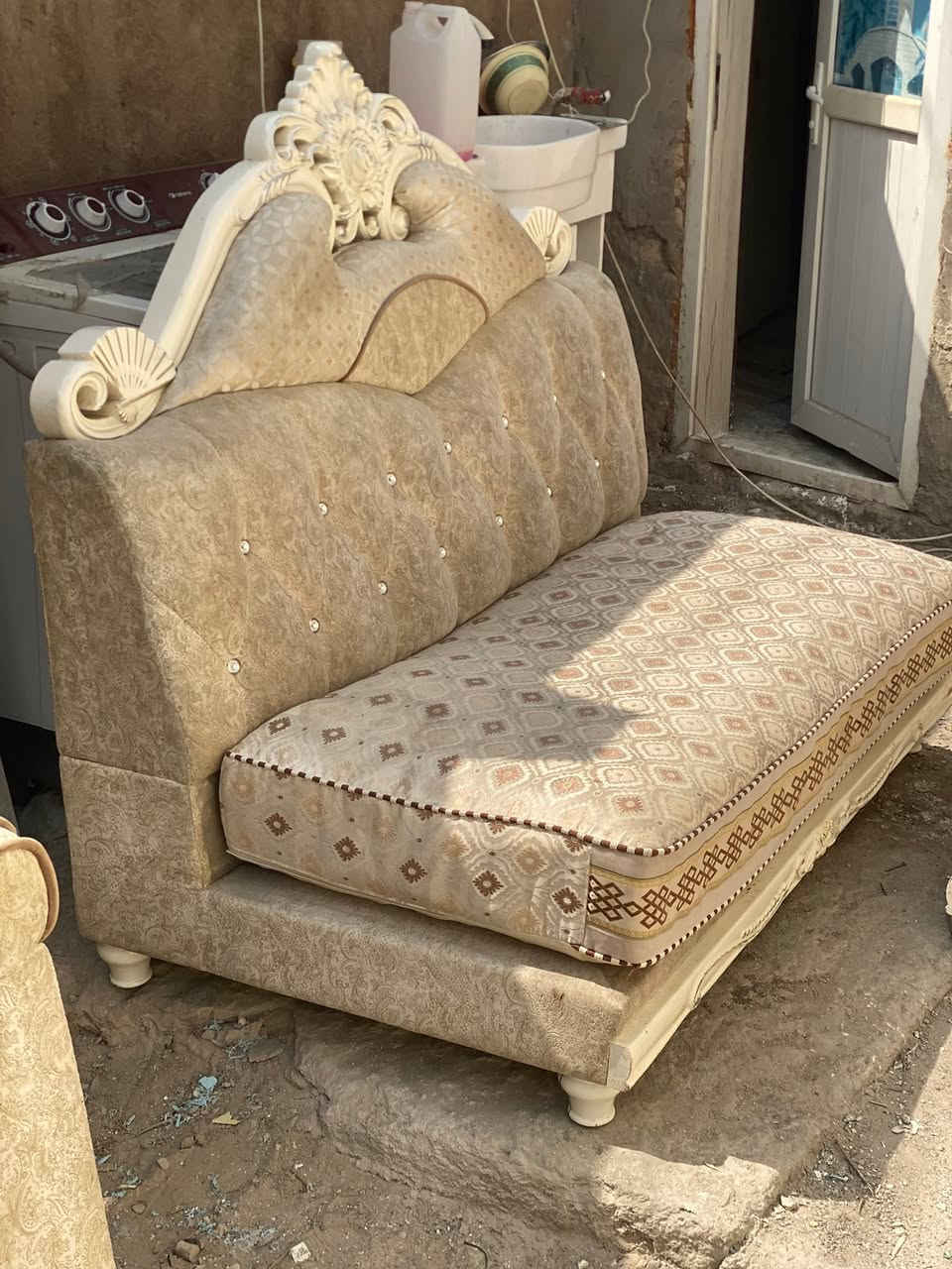 سلام عليكم تخم قنفات للبيع جدد نضيفات مكان البصره الجزائر للاستفسار والتواصل على الرقم ***********
