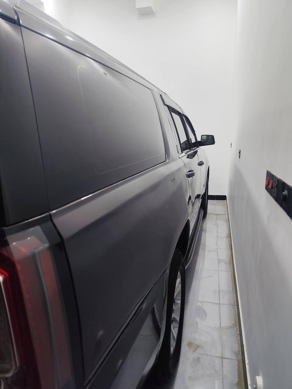 السلام عليكم جميعاً 
يوكن GMC طويل اجره ٢٠١٧ أربيل خليجي رقم الجديد باسمي سنويه للحد ٢٠٣٠ مصفره هيئة وغرامات 
سياره جاهزه من كلشي تخم تاير حداده جديده باتري جديد جامه جديد منظومة بانزين جديده منظومة لايت زنون مكينه كير مضمونه سياره جاهزه على آخر حبابه خطها بغداد نجف بيها صبغ صفحه  اثر ضرر في البابين وتم تبديل اصلي مكفوله تكم وداخل وجاملغ امامي سعر السياره ٢٤٠ وبيها مجال حق جيه بدون مرواس للبيع فقط.....  وبيع نقدا..... مكان السيارة البصره قضاء المدينة .. والله يرزقك الجميع ... الاستفسار 
هاتف. ***********
