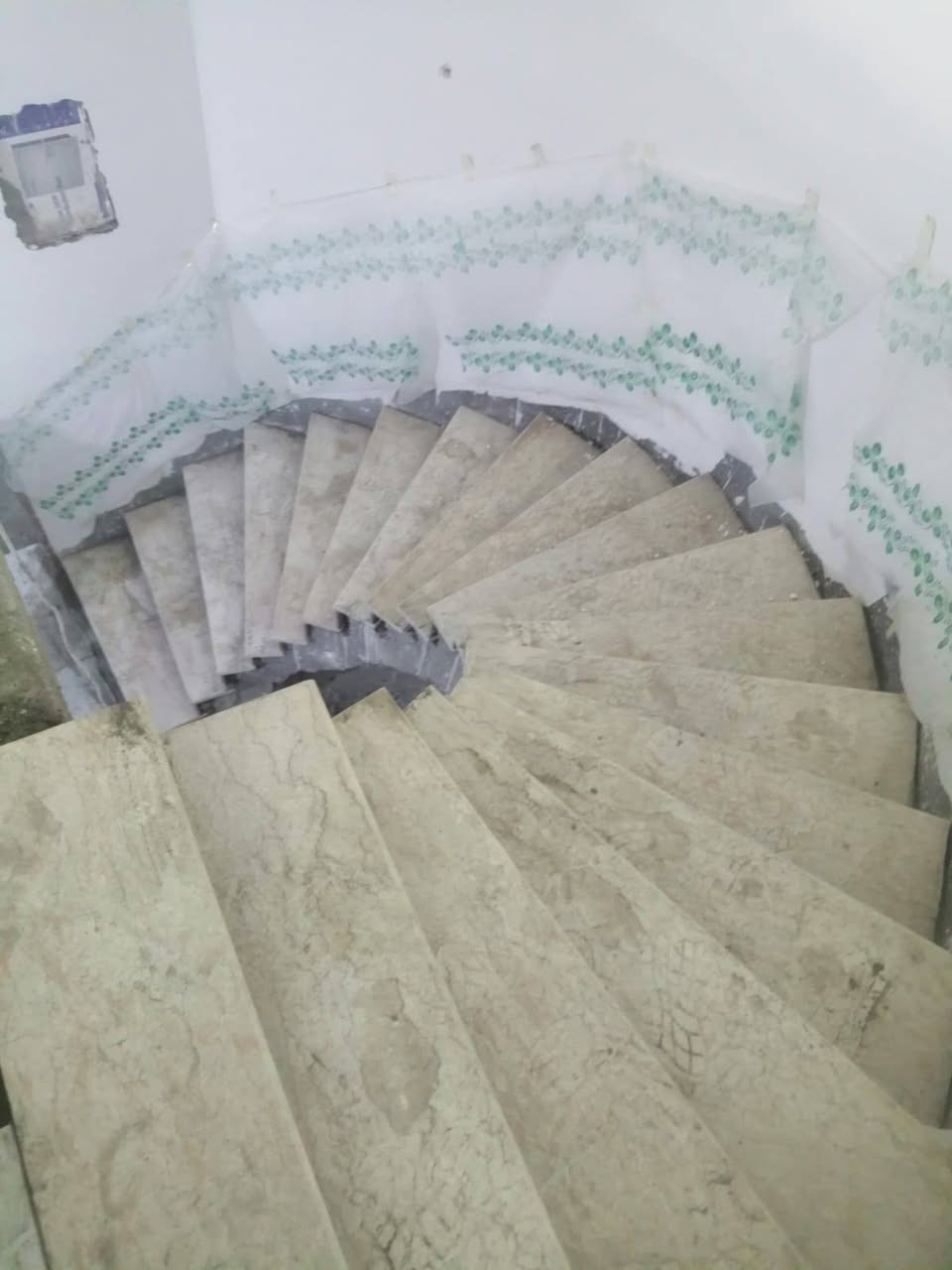 من كان رزقه على الله فلا يحزن فالله خير الرازقين

السلام عليكم  
خلفه سراميك متفرق حالين وحنه باخدمه
***********
رقم بي وتساب اذا حاب
