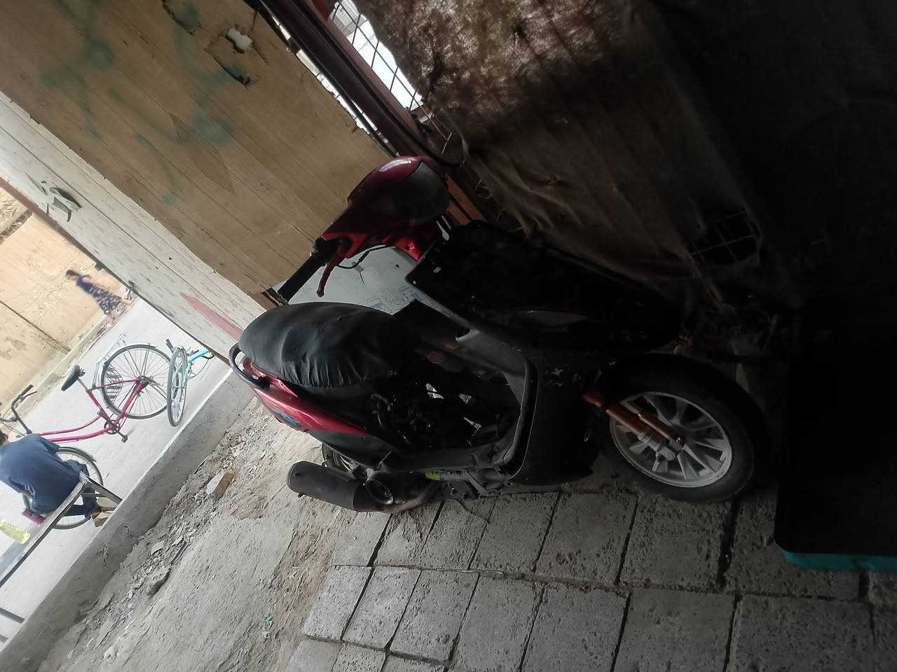 للبيع شغاله قبق هندر نقصها وباتري حله شارع 60 يم حمورابي السياحيه *********** سعرها 200 وبيها مجال
