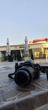 كاميرا نيكون • ٥١٠٠D • عدسه ١٨-٥٥