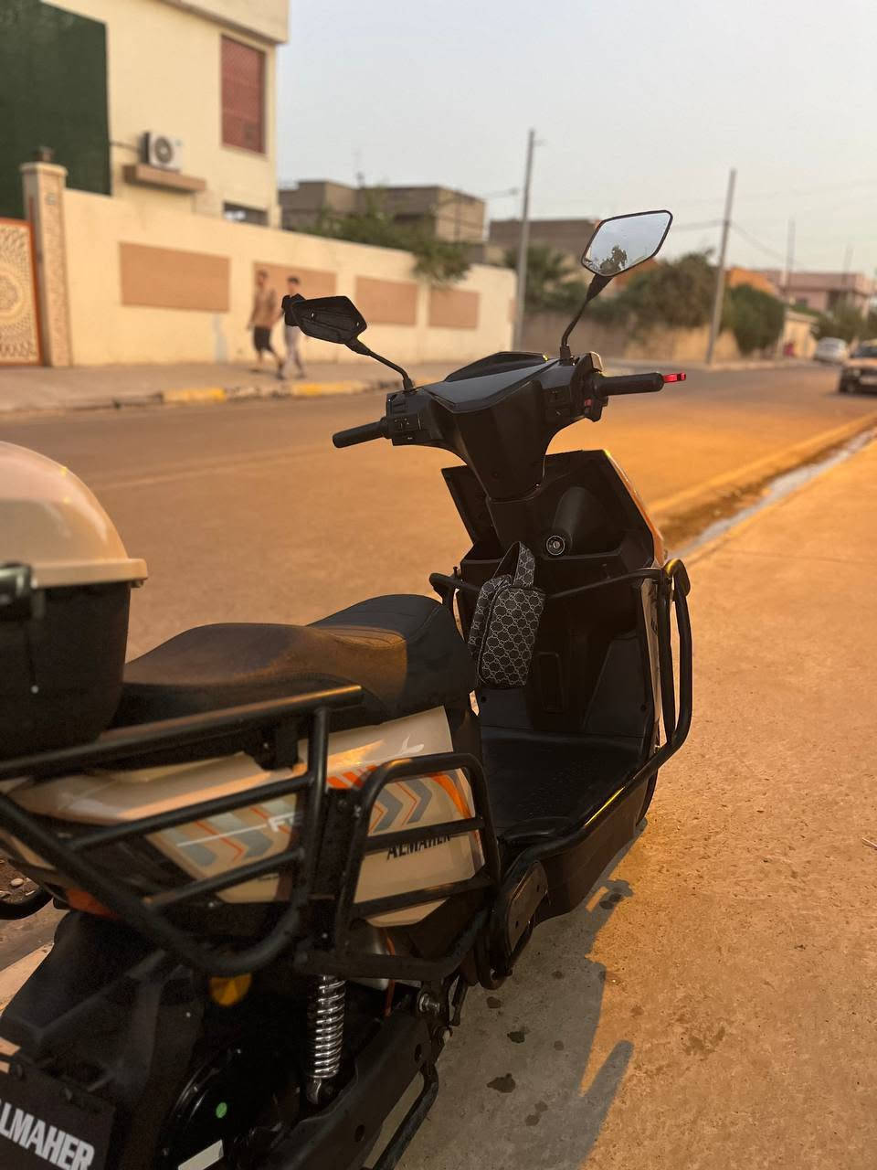 ماطور شحن • بطاريات ليثيوم • الموصل