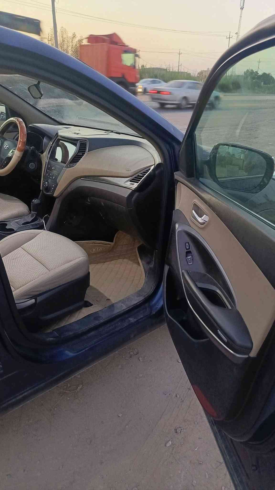 السلام عليكم مكلف بلنشر....
سنتافي وارد امريكي 2018 
5 راكب 

مكينه مفتوحه مجفته 4 سلندر
كير خير من الله مابي شي 
كهربائيات شغاله 
تبريد شغال 
تحكمات ستيرن 
شاشه
سنويه ورقيه رقمها اربيل 
ماشية 96 الف 
وسيارة مال بيت ممتعوبه وكما موضح 
وسونارها موجود وتفاصيلها كامله بلسونار 

ب 115 وبيها مجال حك الجيه مكانها البصرة 

رقم صاحب السيارة مابي واتساب  ***********

نص مكتوب في الصور:
- تعديل النص