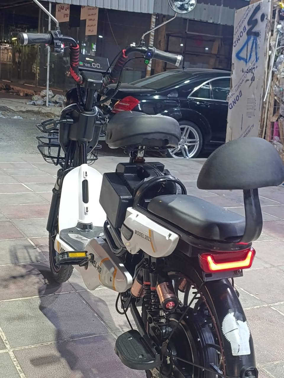 ماطور شحن حجم 20 اخو الجديد نظيف جدا بطاريات جديد بشرط المكان اربيل هفلان سعر 280الف ومجال 
*********** وتس اب أربيل, العراق
