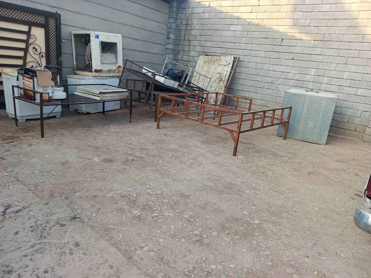 غراض للبيع شلع كامل
مكان موصل ناحيه برطله مكاني 
غساله شرط فحص 
مبرده +صوبات شرط فحص 
استفسار ***********بي واتساب
