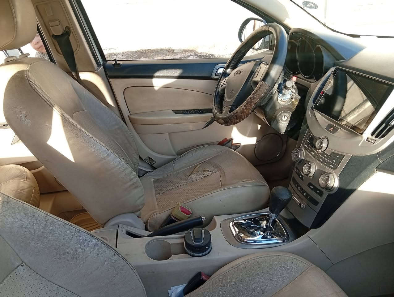 السلام عليكم شيري A3 موديل ٢٠١٤سياره حلو ونظيفة تبريد ومكينه وكير شرط حداية نظيفه سعره ٤٣وبيه مجال 
راقم ***********
