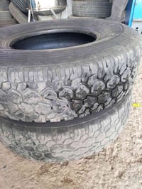 مونيكا جبلي • دنلوب شبه جديد • ٢ زوج بالون