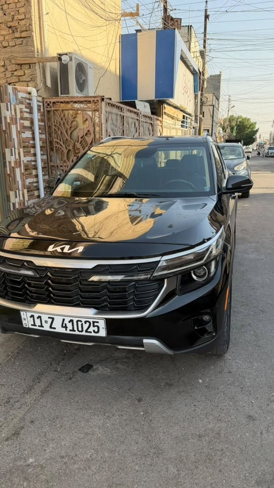 🚘 كيا سيلتوس 2024 للبيع
• وارد أمريكي 🇺🇸
• محرك دوش 2000 CC
• دفع 4×4
• ماشية 38 ألف كم
• لون أسود
• حادث سابق — موضح بالصور 
بأسمي تحويل مباشر 
كلشي جاهز للفحص وكلشي شغال
السعر ١٥٨ 
***********
