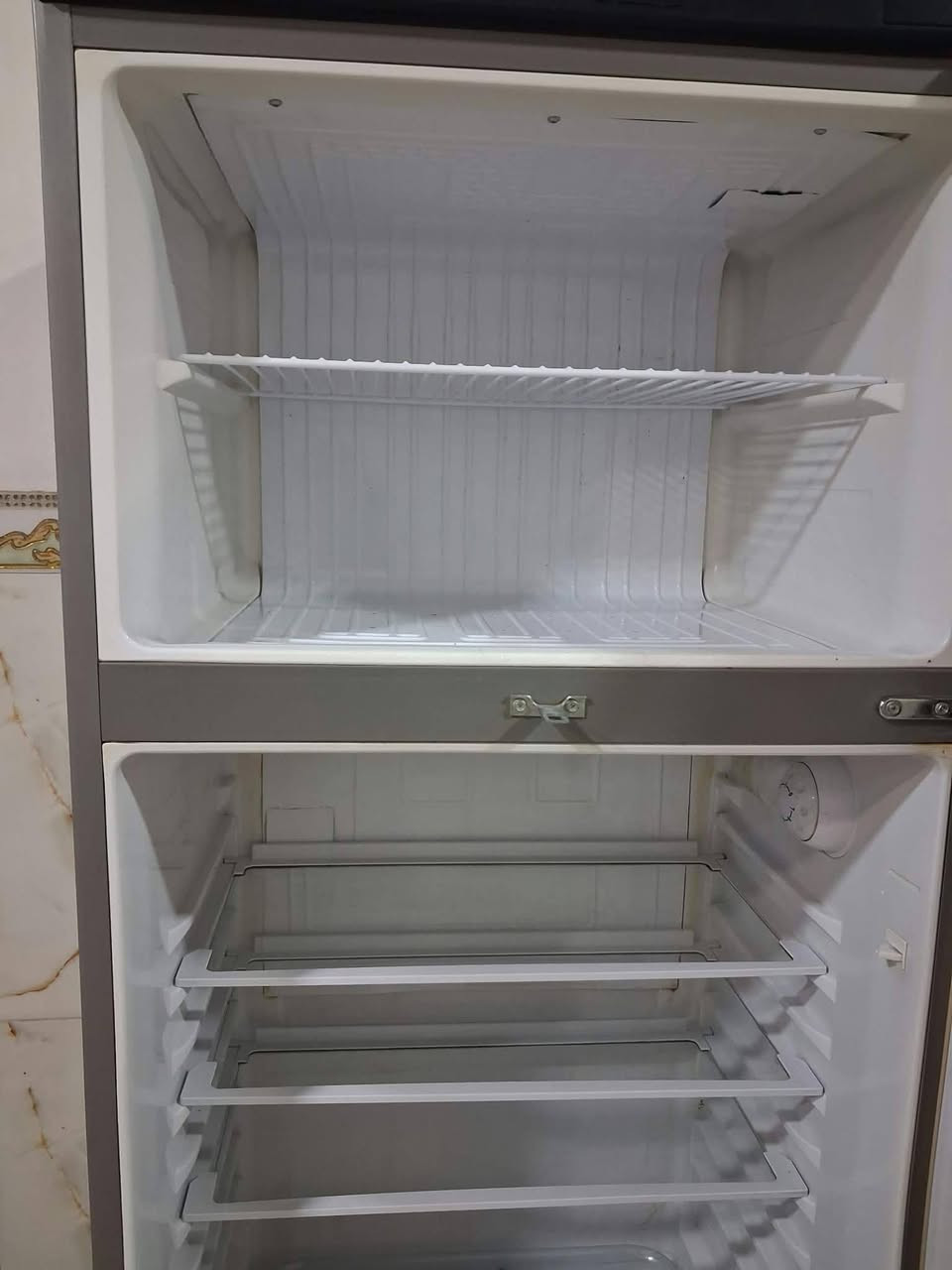 ثلاجة • كاونتر • نظيفة