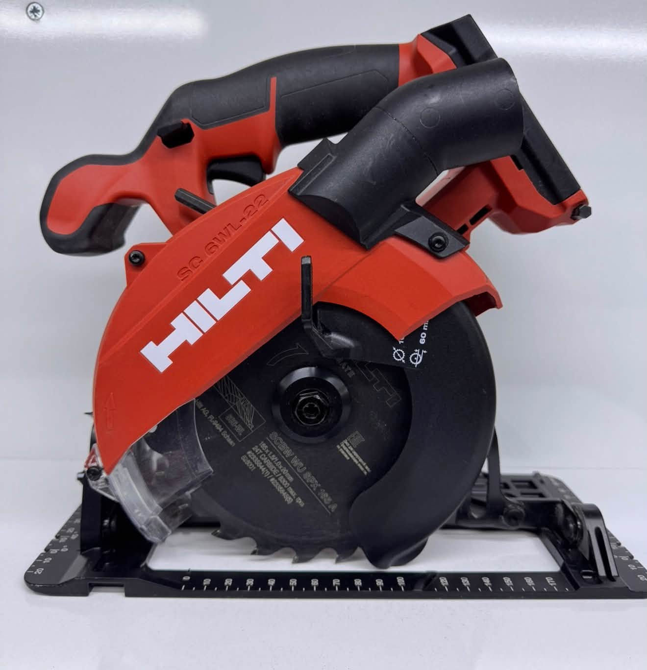 سلام عليكم اخوان 
متوفر العملاق HILTI هيلتي نورون 
اخوان الشراي ايراسلتي خاص 
توصيل متوفر 
*********** واتساب
