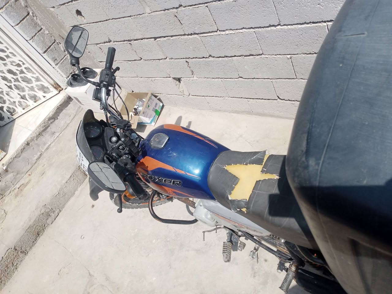 سلام عليكم بوكسر للبيع موديل 23 رقم بصره بسمي تحويل ثاني يوم دراجه مفتوحه كهربأيات كامله مكاني بصره كرمه علي طليعه سعر مليون 850 وذا تكول غاليه روح عل ايراني وشوفها

