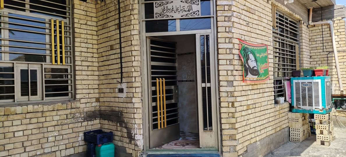 بيت للبيع مساحه 200متر خلف عيادت سيد شاكر المضمد للستفسار عله الرقم ***********

