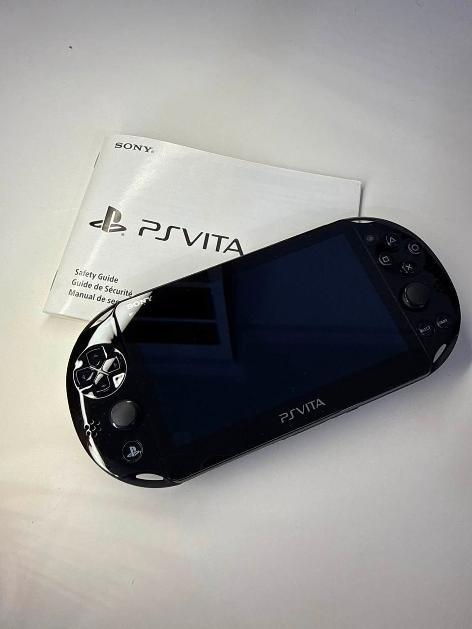 السلام عليكم
Psvita جهاز جديد انتبه جديد

لا يحتوي على الخدوش ⚠️ 
مهكر وجاهز ذاكرتة 64 gb
سعر وبقية التفاصيل خاص
