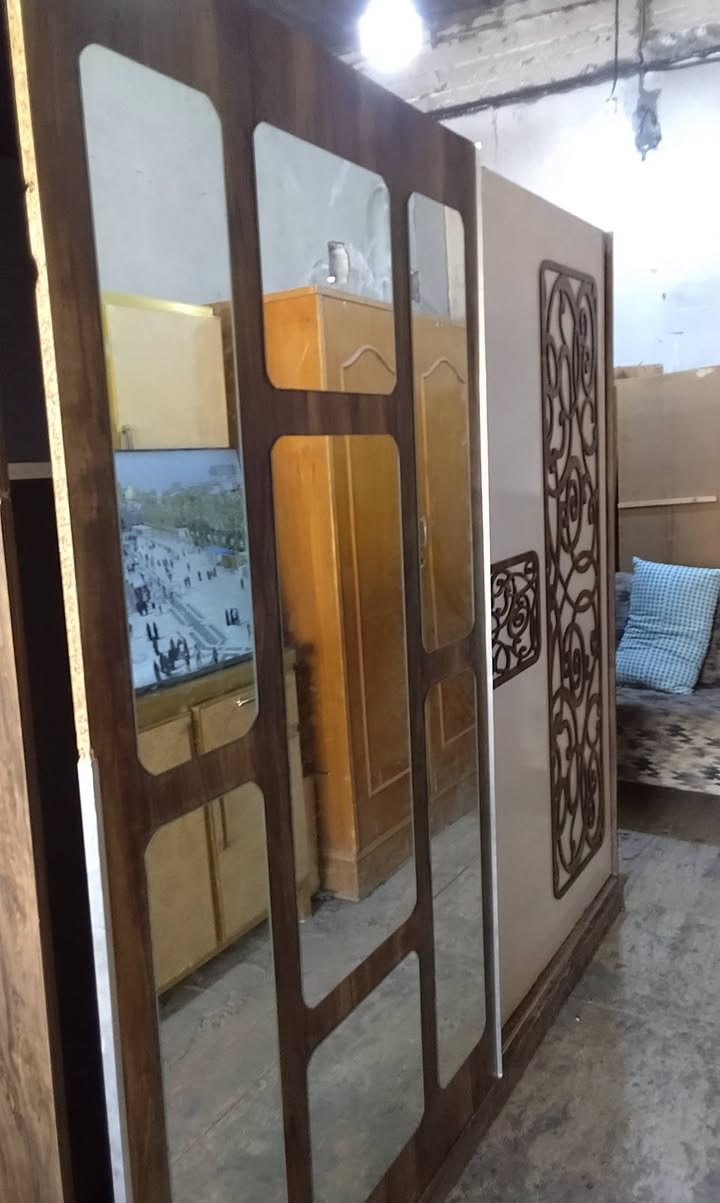 مزاد حسين • مستعمل • العنوان الحر الصغير