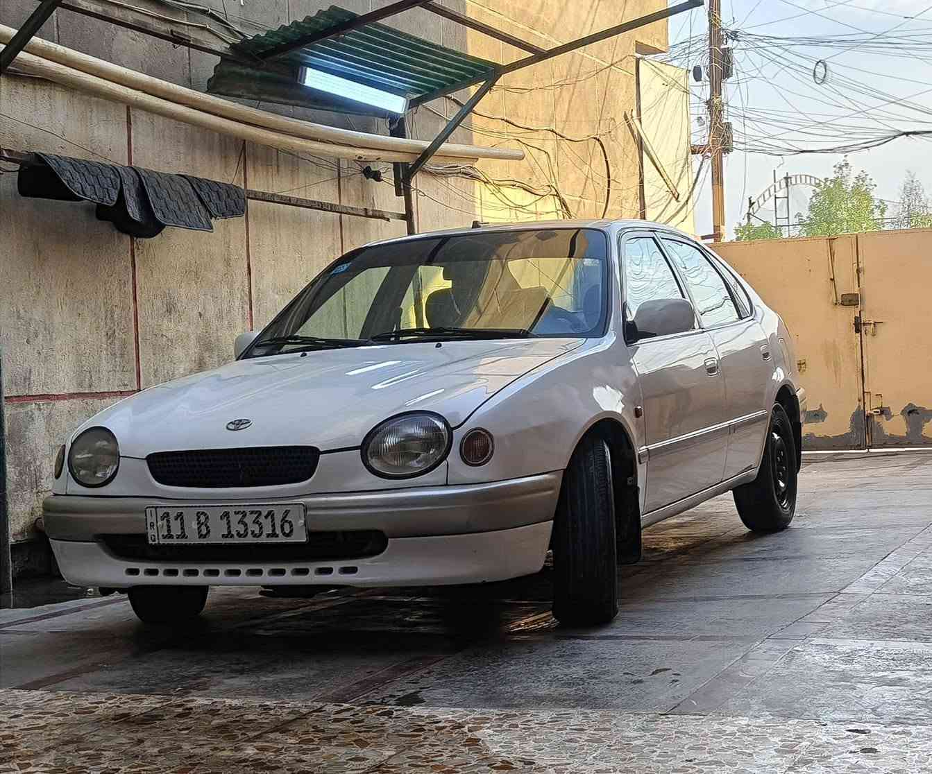 السلام عليكم
للبيع فقط بدون مراوس كورلا هاجباك موديل ١٩٩٩ 
رقم انكليزي باسمي هزه جديده 
باتري جديد 
تخم تاير جديد 
كير عادي يسره بلاد ما محور 
تبريد شغال
داخل نضيف 
مصبوغه عام ضربه جاملغ ايمن امامي 
السعر ٤٨ ورقه وبيها مجال للشراي 
مكان السياره بغداد البلديات 
الرقم ***********
