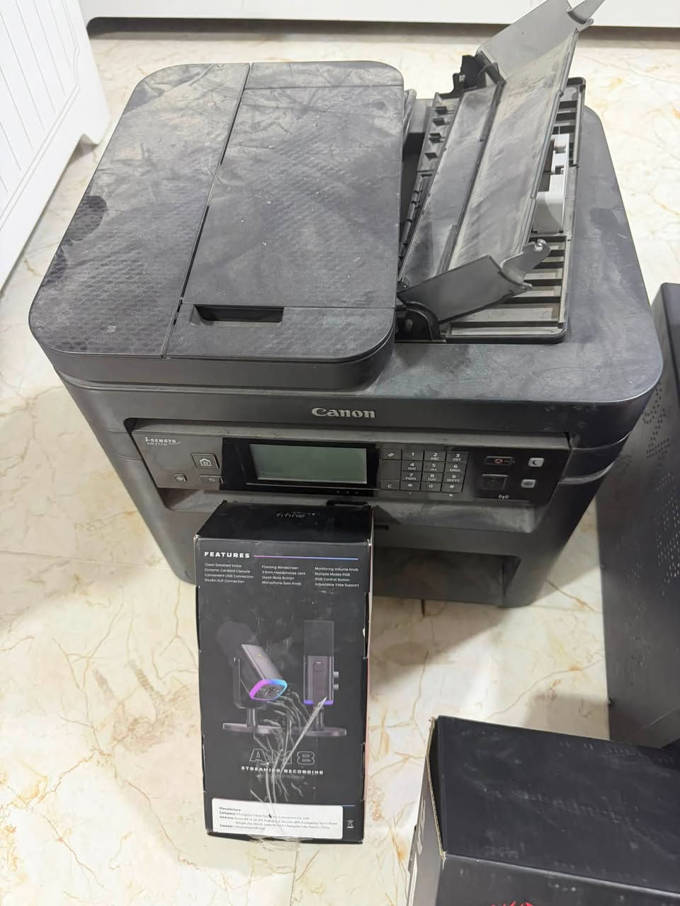 عشوائيات للبيع 😂
-ماوس ريد دراگون مستعمل شي بسيط ٣ طرق ربط 
سعره 40 الف 

-كيبورد ريد دراگون گيمنك 
سعره 25 الف

-مايك(Fifine AM8 (Streaming & Recording)
ابحثو على مواصفاته بالچات 
سعره 50 الف

-طابعة Canon i-SENSYS MF8280Cw
ليزريه ملون عدة طرق للربط بيها تأخير بالطبع 
سعرها(قيمها وما نختلف)

-طابعة Canon i-SENSYS MF217w
ابيض واسود فقط هم بيها تأخير 
سعرها (قيم وما نختلف )

 -يو بي اس 1500 بطاريات تعبانه يطول ١٠ دقايق 
سعره 45

-جوستكات بلي ٤ اصليات الوحده 20 الف

-قاعدة شحن جوستكات 20 الف 

مكاني بغداد 
***********
توصيل للمناطق القريبة بس
