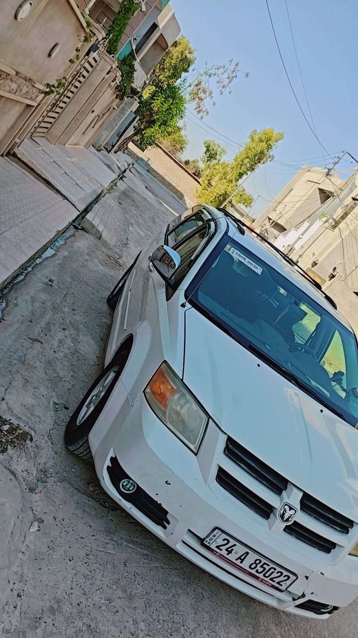 السلام عليكم
دوج كرفان موديل 2008 للبيع

رقم دهوك مسطرة 
سنوية 2027 للشهر 10

محرك 3300 شرط 
كير شرط

تبريد 3 قطع شغال مسوي ادامة عليه فريز وراديتر جديد شغال شرط 🥶

كشنات منفصل سياحي 

منظومة غاز إيطالي 80 لتر وبيها كارت 

كابون بانزين بيها 

منظومة البانزين من نوزلات وفيتبم وبلكات ووايرات ومجول كله جديد ومسويله إدامة 

لايتات زينون 
باتري جديد 

طخم تاير امامي جديد..والخلفي نص عمر 

ضررها فقط نص باب السكن ونص باب السلايت اللي وراه...قطعتين مصلحين ومصبوغين لنص الباب يعني مو كامل 

السعر 110 وبيها مجال بسيط 

مكان السيارة الموصل...الساحل الايسر 

الهاتف ***********
