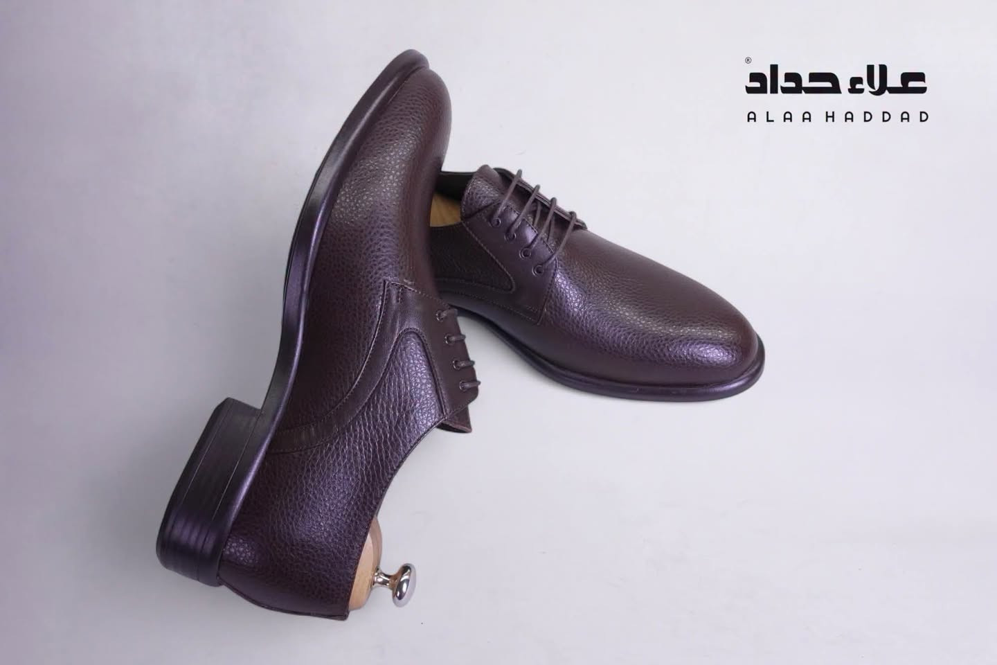 ⁨ ⁨ 🇮🇶   صنع في العراق 
 جلد طبيعي من داخل والخارج جلد طبيعي 
⭕ السعر 70,000 الف مع توصيل 
*********** :📞
📍:خانقين _ فلكة اسايش _ مجاور ماركت سناريا

نص مكتوب في الصور:
- علاء حداد
- ALAA HADDAD