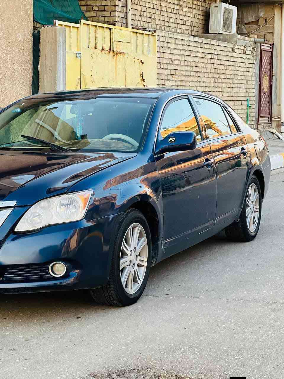 السلام عليكم سياره تيوته افلون للبيع موديل 2006السياره  مصبوغه عام  محرك 6سلندر  داخل جديد السيارع ما متعوبه  تايرات جدد سستم زنون شاشه اندرويد تبريد شغال حداديه جديد رقم الهاتف *********** السعر 95 غير متواجد عل فيس  رجان المو شراي لا يكسر بحلال العالم  مكانه واسط قضاء الصويره
