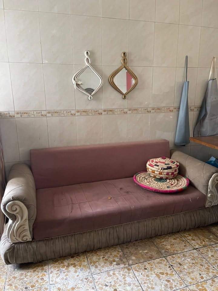 نص تخم للبيع باي سعر بغداد
***********
