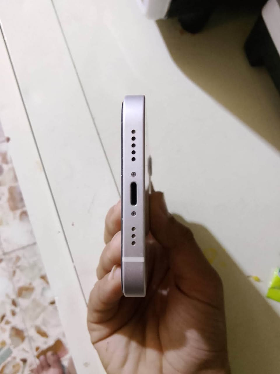 📱 للبيع: iPhone 12 أبيض – 128GB
الجهاز نظيف جدًا، بلادي وما مفتوح، كلشي شغال 100%، فقط نسبة البطارية 77%. استخدام مرتب وما يحتاج أي تصليح.

السعر: 300 ألف قابل للتفاوض البسيط.
للمهتم يراسلني خاص. ***********

