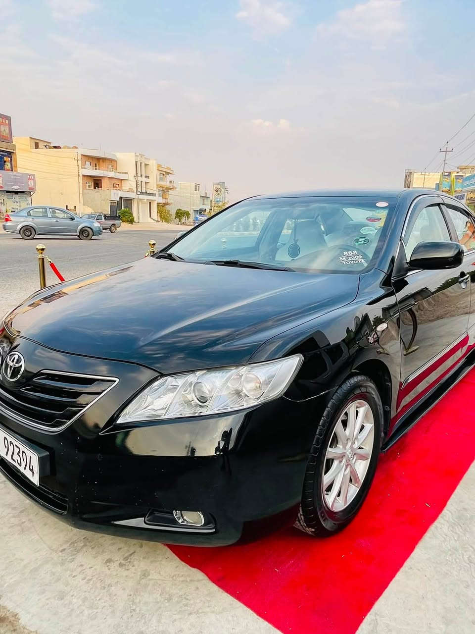 Camry 2009 JL
ڕەنگی ڕەشی قەتران

ڕەقەمەی تازەیە بەس سەنەوەی مانگێکە بەسەر چوە

گێڕو مەکینەی بەشەرت 
تحویل غرامەی بەشەرت

پارچەیەکو دوو پەڵەی بۆیاخە. 
102   گەڵاو مەجالێکی کەم

***********
