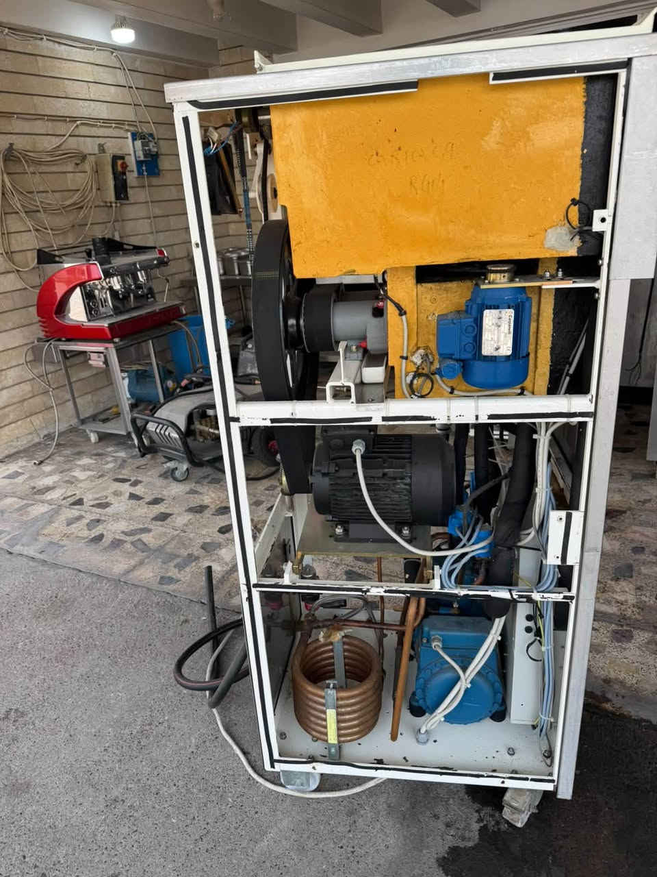 سوفت كربيجاني ايطاليا
503مديل حديث 

مستخدمه نضيفه جدآ

الغنيه عن التعريف 

تبريد ماء 

3فيز

بلاديه 

السعر والتفاصيل الاتصال ع الرقم ***********

واتساب ***********

العنوان البصره

