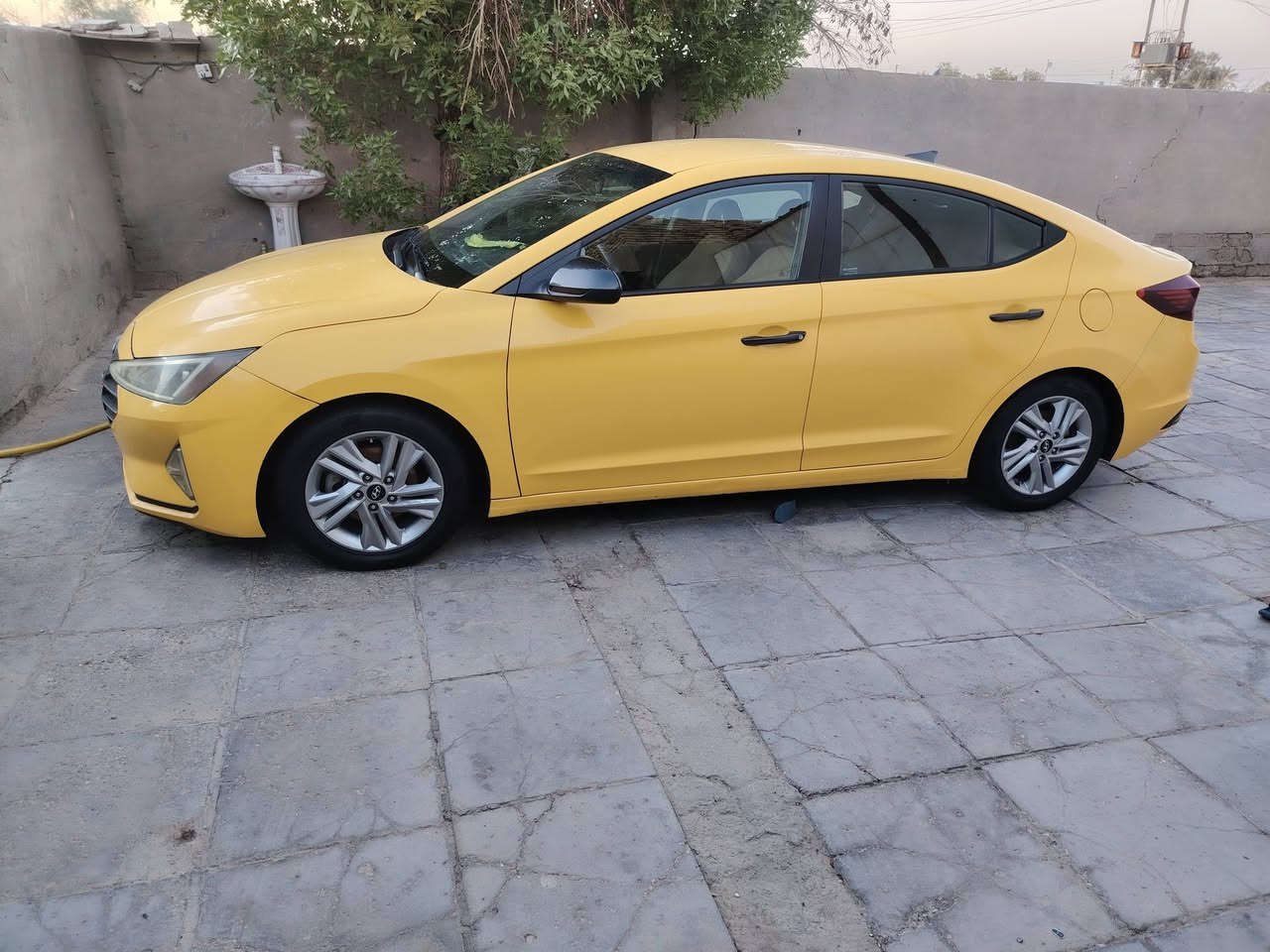 النتره 20 للبيع رقم بغداد محرك كير كفاله ضربته بس باب مبدل اصلي فقط مكان كربلاء عمود 814 السعر 133 وبيه مجال قليل ***********
