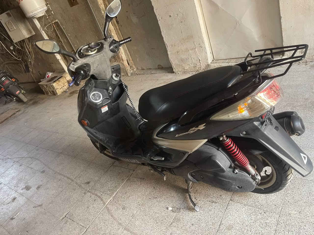 السلام عليكم دراجة سكنز فحل للبيع 
السعر مليون و500 

‪+964 776 200 0701‬

***********
