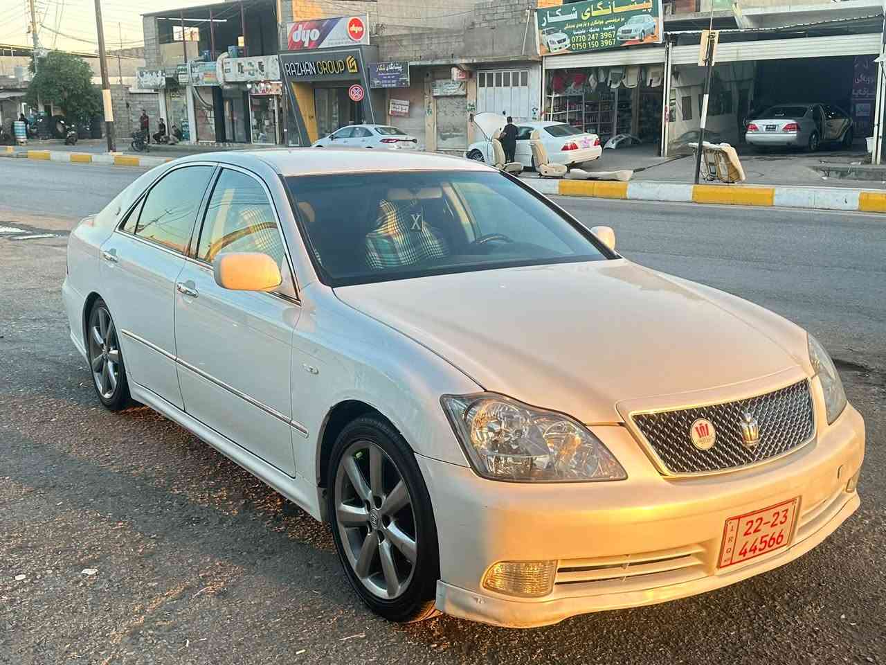 شاهانە ٢٠٠٥ موس
گێر و مەکینە بچوک١٨٠ 
کۆدی نی یە 
تەبریت مەزبوت 
برێکی بەسراوە 
تەقەو ڕەقەی نییە 
بێ مەسرەفە 
کەڤەری گۆڕاوە 
سعری  ٥٣ گەڵاو مەجالێکی کەم
شوێن سەیدسادق 

***********
