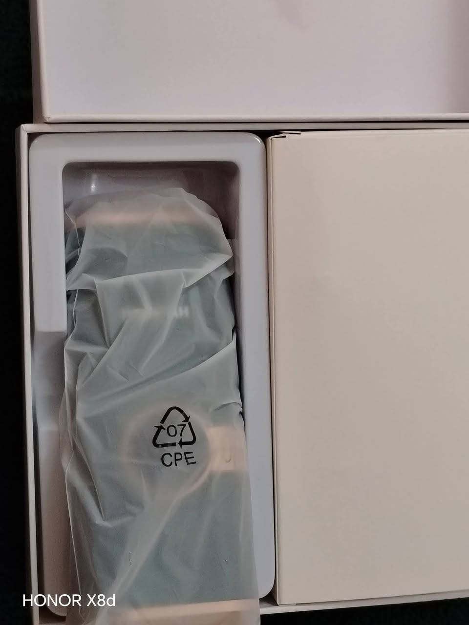 للبيع السعر اسفل صور

نص مكتوب في الصور:
- HONOR X8d
- No stimulation Whole body use
- Different parts, one machine can get hair removal effectively in 10 minutes
- Arm
- 3~5min
- Armpit
- 1~2min
- Lips
- 1min
- Thigh
- 4~6min
- Bikini
- Calf