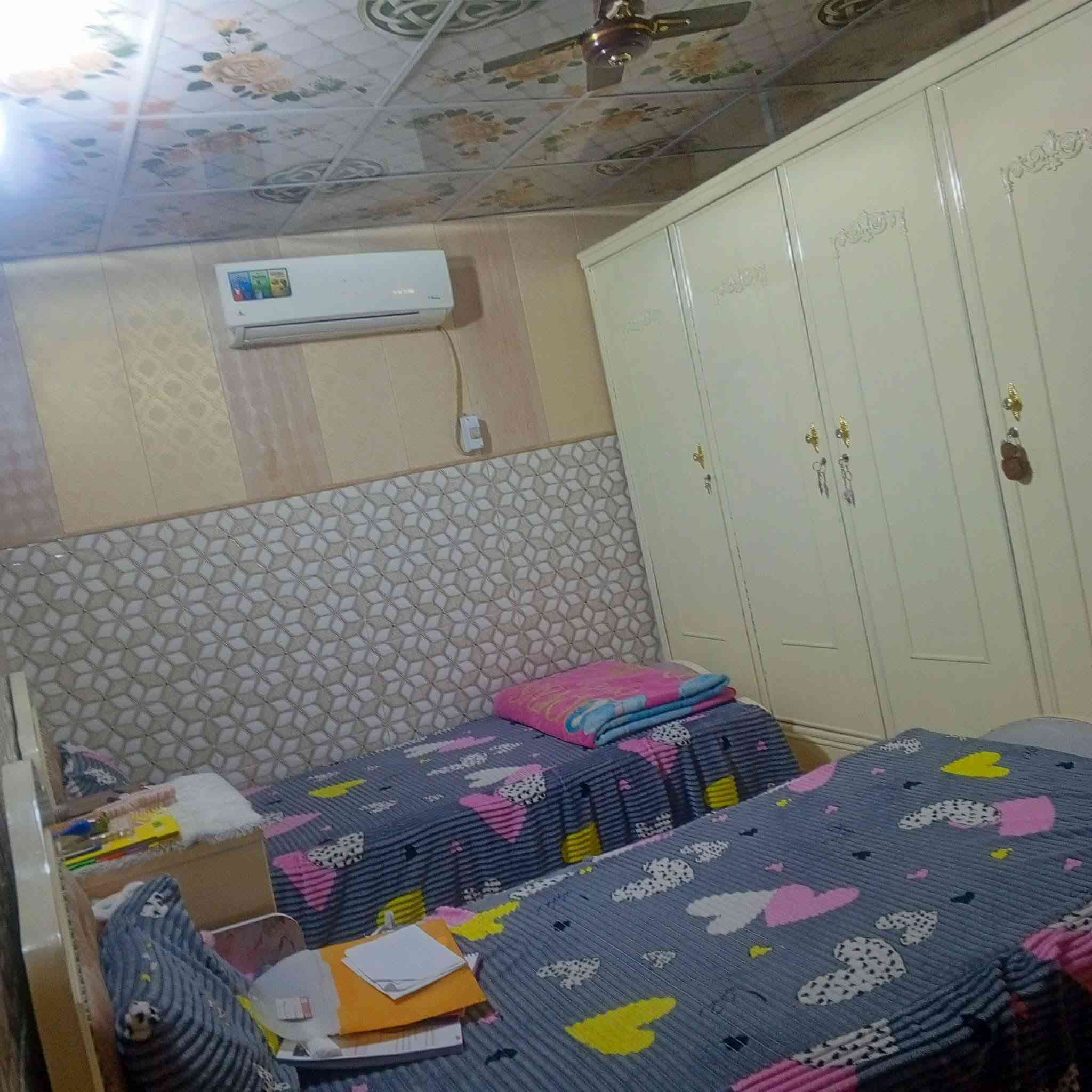بيت للبيع شارع زين العابدين مساحته 120طابوزراعي سند 25 بي 3غرف وحده بيهن سويت صاله كلدور مطبخ حاروبارد صيحات داخليه وخارجيه طارمه بيع مستعجل تفاصيل اكثر اتصل على هذا ***********

نص مكتوب في الصور:
- 8 من 10
- 3 من 10
- 1 من 10