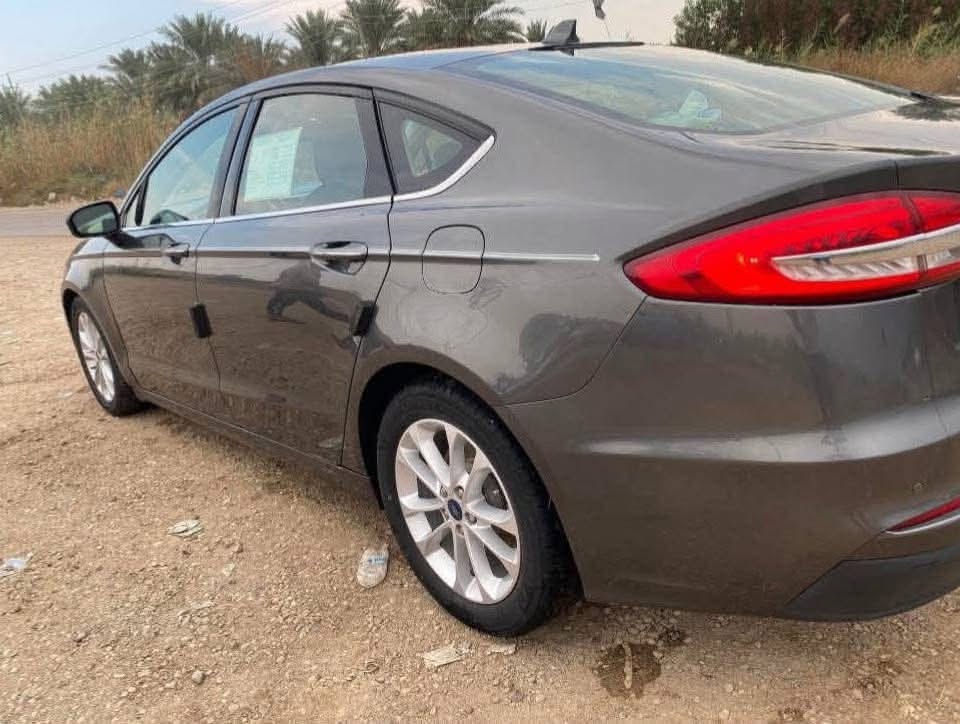 فورد فيوجن 2020  محرك 1500 ايكو بوست     بانزين عادي  محسن       معوقين   سنه وتتحول  تصير وكالة عامة    بيها جاملغ وربع بنيد   
 مواصفاتها 
  فول عدا  فتحة  سقف 
 بصمه 
تشغيل عن بعد 
  جامات ع لبصمه 
 تحديد مسار 
 كود  ابواب 
 شاشة كاربلي 
 كشنات كهرباء
   گير ماوس  للبيع او مراوس  حسب القناعه  ***********   سعر93$
