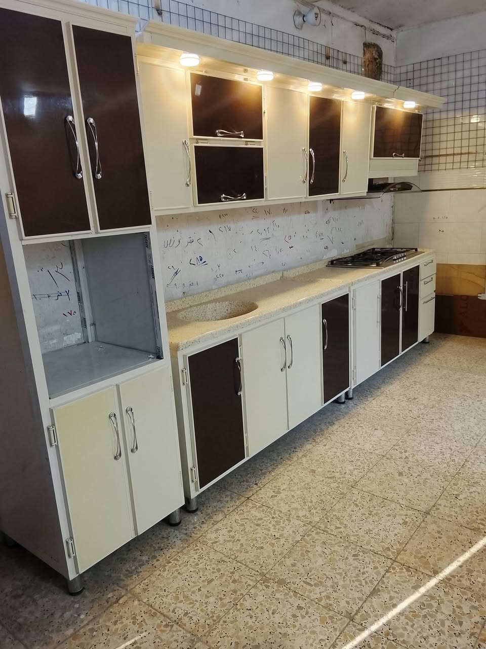 كاونتر تفصال درجه اولى 5قطع كله مرمر نظيف جداً لايوجد ضر ر بغداد الشعب ***********

